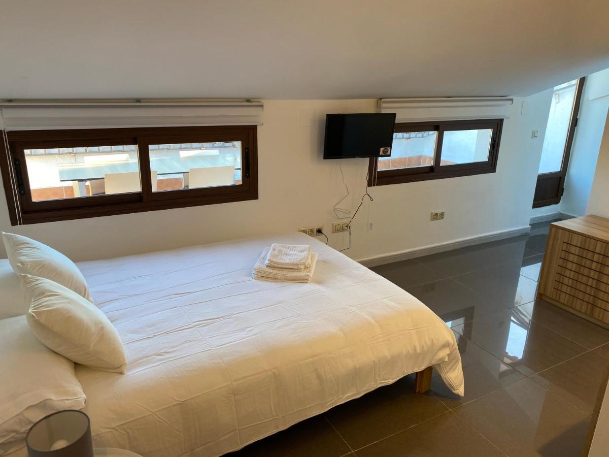 Apartamentos Fuente Arriba Poyales Del Hoyo Luaran gambar