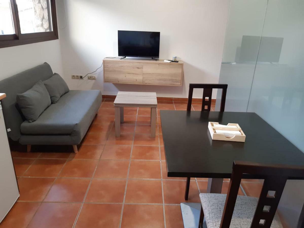 Apartamentos Fuente Arriba Poyales Del Hoyo Luaran gambar